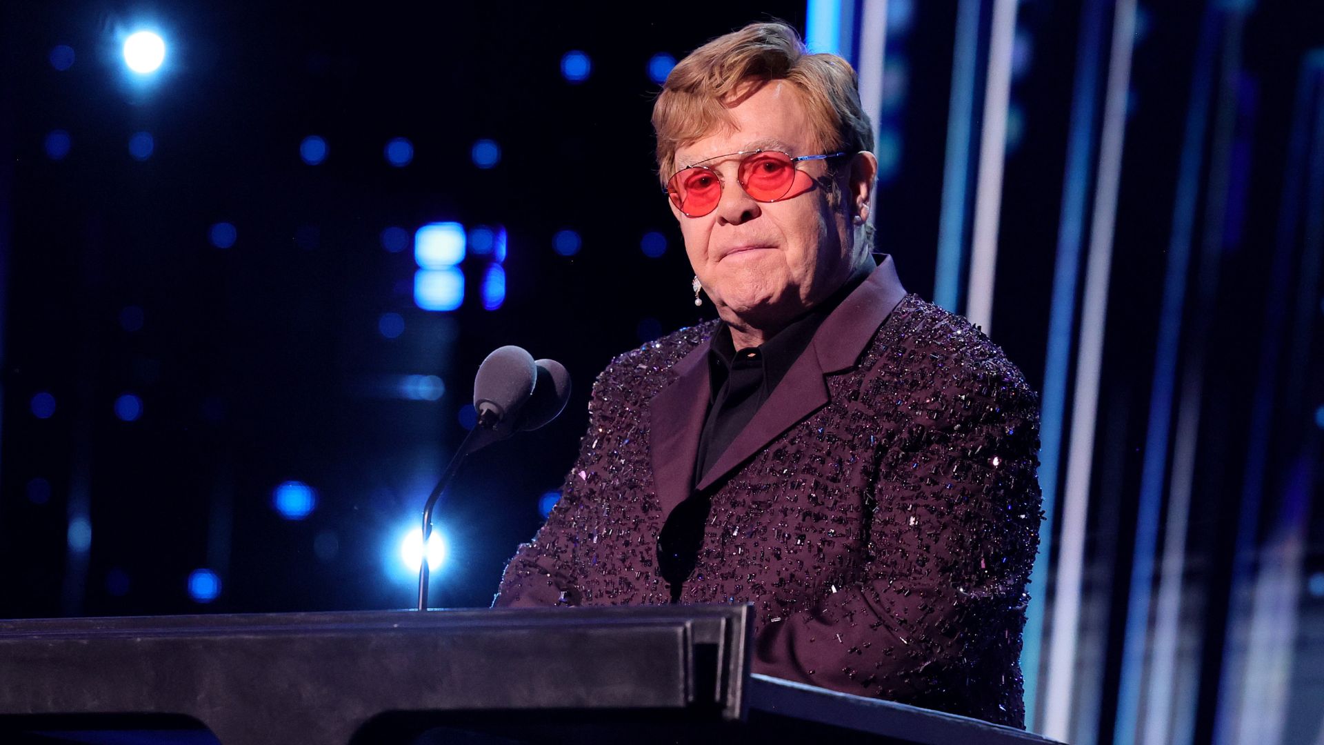 Elton John makes grim health confession: “Not much of me left”