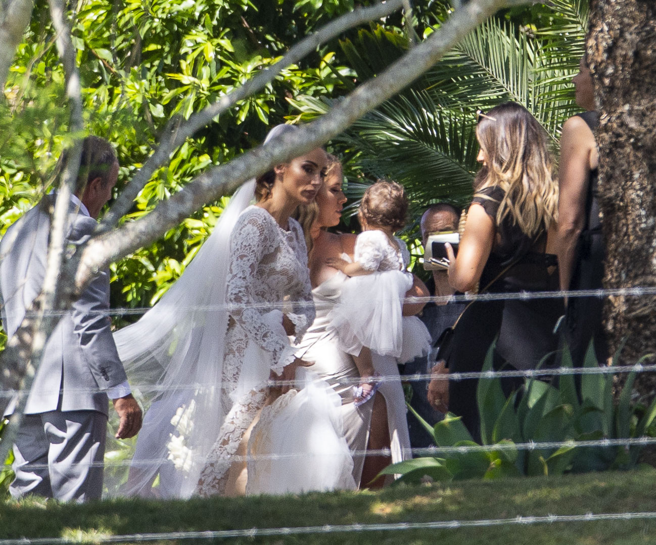 Sam Wood and Snezana Markoski wedding photos | New Idea